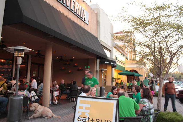 taverna-with-sidewalk-diners